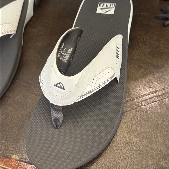 Reef NWOT white flip flops main image 9
